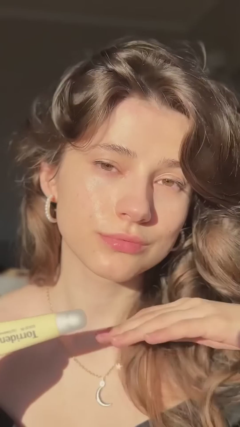 مرطب شفاه إيسنس السيرامايد — فيديو