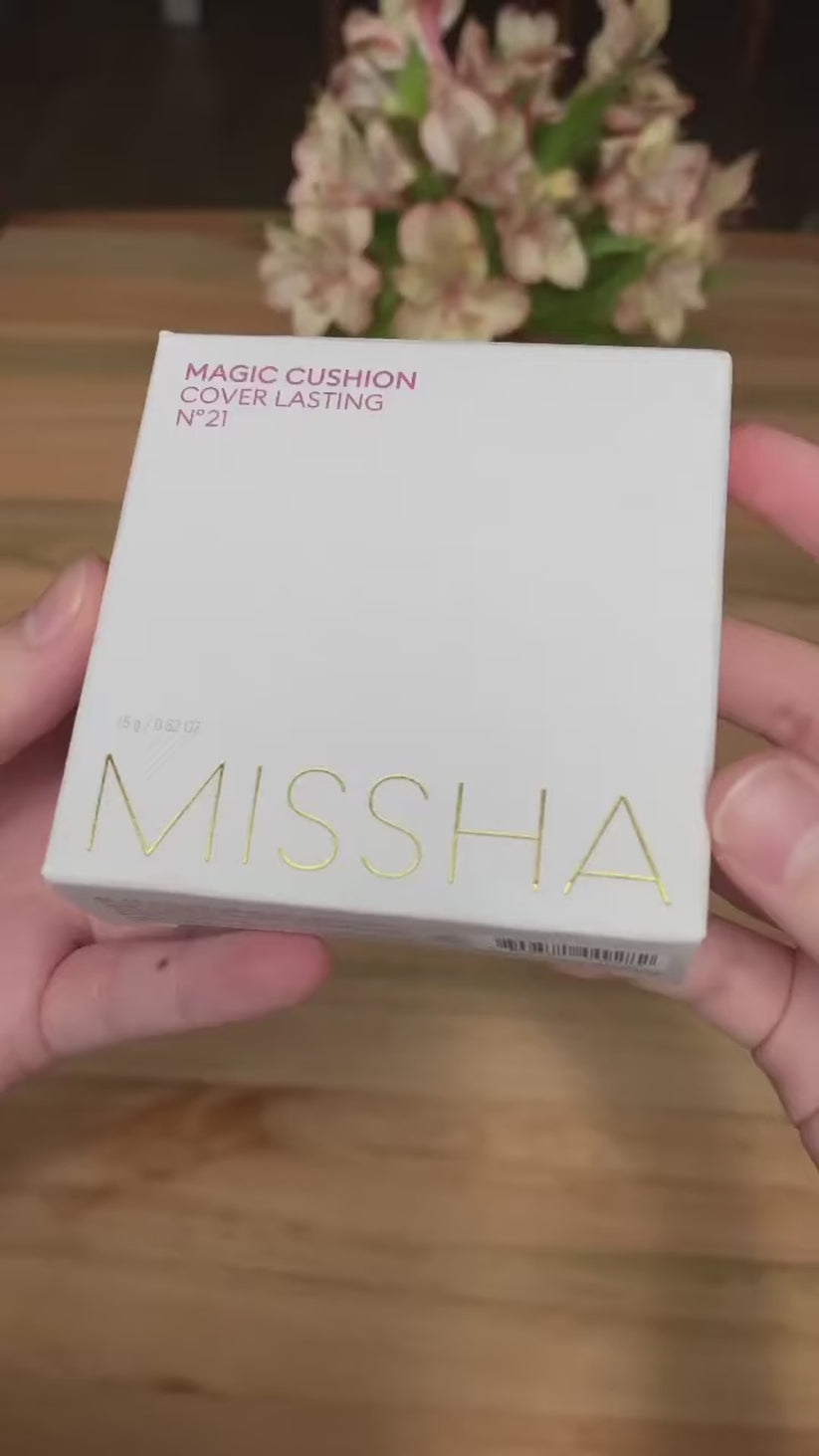 ‏MISSHA Magic Cushion Cover Lasting ميشا كريم اساس درجة 21 بيج فاتح  SPF50+ PA+++ — فيديو